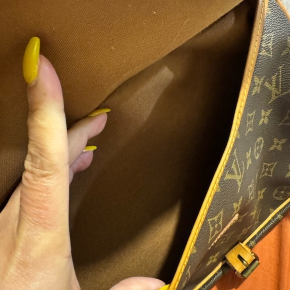 Louis Vuitton Samour PM Monogram Crossbody Bag - Picture 7 of 16